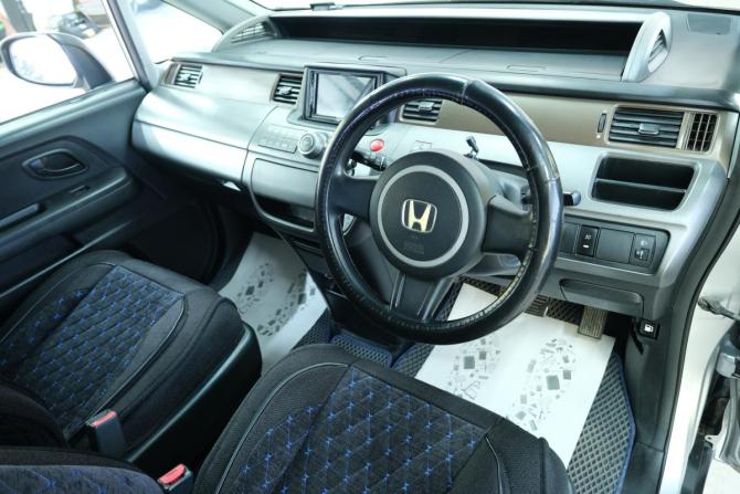Honda Stepwgn III с пробегом 2008 года, цена 1 399 000 рублей, 238000 км, минивэн, Автокод Объявления