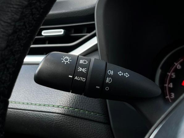 Toyota RAV4 V (XA50) с пробегом 2022 года, цена 3 098 700 рублей, 144240 км, внедорожник, Автокод Объявления