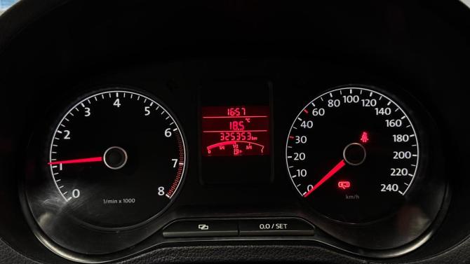 Volkswagen Polo V с пробегом 2014 года, цена 530 000 рублей, 325353 км, седан, Автокод Объявления