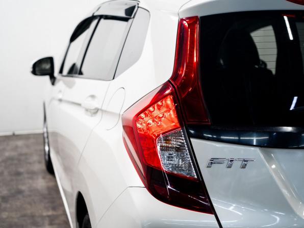 Honda Fit III с пробегом 2016 года, цена 995 000 рублей, 141366 км, хэтчбек, Автокод Объявления