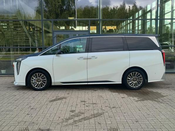 GAC M8 с пробегом 2024 года, цена 4 200 000 рублей, 45375 км, минивэн, Автокод Объявления