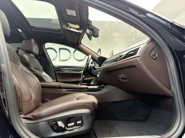 BMW 7 серии VI (G11/G12) с пробегом 2017 года, цена 3 759 000 рублей, 213608 км, седан, Автокод Объявления