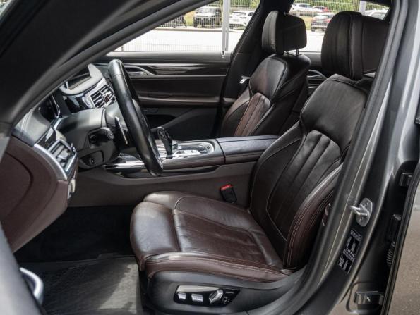 BMW 7 серии VI (G11/G12) с пробегом 2018 года, цена 4 350 000 рублей, 97857 км, седан, Автокод Объявления