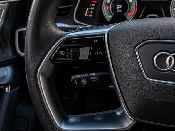 Audi A6 V (C8) Рестайлинг с пробегом 2022 года, цена 5 140 000 рублей, 38865 км, седан, Автокод Объявления