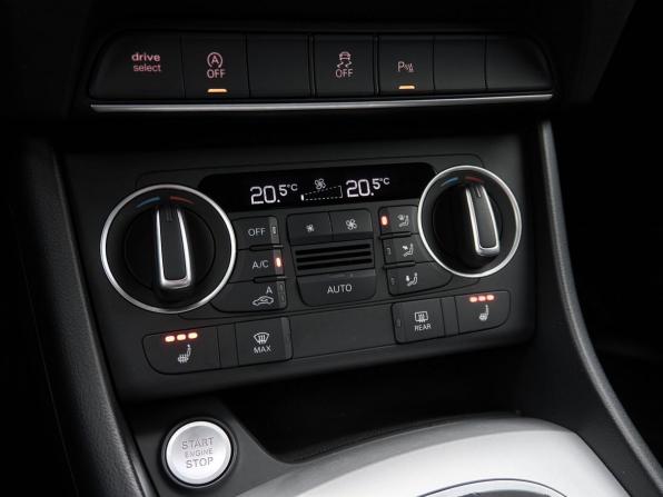 Audi Q3 I (8U) Рестайлинг с пробегом 2016 года, цена 2 624 000 рублей, 74450 км, внедорожник, Автокод Объявления