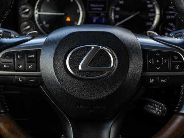 Lexus LX III Рестайлинг 2 с пробегом 2017 года, цена 6 248 000 рублей, 210650 км, внедорожник, Автокод Объявления