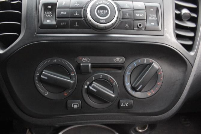 Nissan Juke I Рестайлинг с пробегом 2015 года, цена 1 145 000 рублей, 174952 км, внедорожник, Автокод Объявления