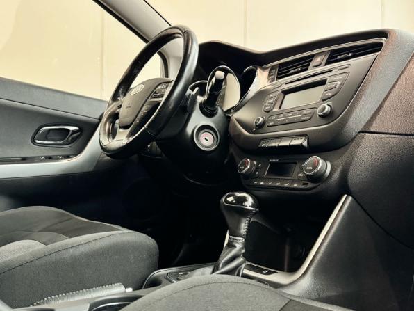 Kia Ceed II Рестайлинг с пробегом 2015 года, цена 1 060 000 рублей, 171000 км, хэтчбек, Автокод Объявления
