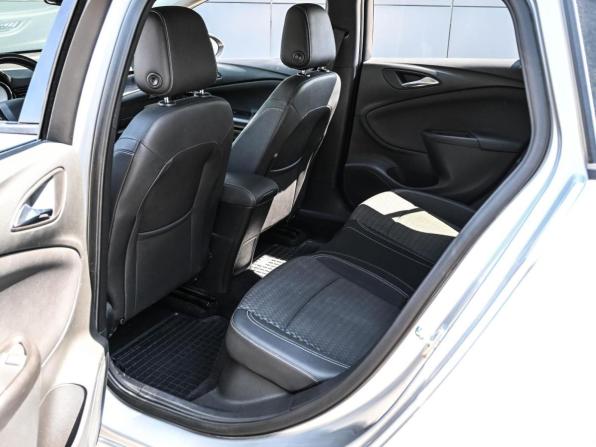 Opel Astra K с пробегом 2018 года, цена 1 378 000 рублей, 96333 км, универсал, Автокод Объявления