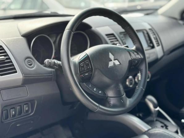 Mitsubishi Outlander II Рестайлинг с пробегом 2011 года, цена 920 000 рублей, 286000 км, внедорожник, Автокод Объявления