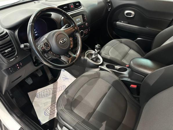 Kia Soul II Рестайлинг с пробегом 2017 года, цена 1 325 000 рублей, 101000 км, хэтчбек, Автокод Объявления