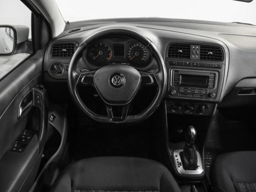 Volkswagen Polo V Рестайлинг Санкт-Петербург  - изображение 12
