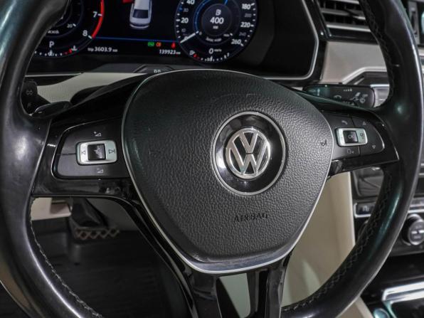 Volkswagen Passat B8 с пробегом 2017 года, цена 2 349 000 рублей, 139923 км, седан, Автокод Объявления