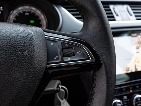 Skoda Octavia III (A7) Рестайлинг с пробегом 2018 года, цена 2 265 000 рублей, 85608 км, лифтбек, Автокод Объявления