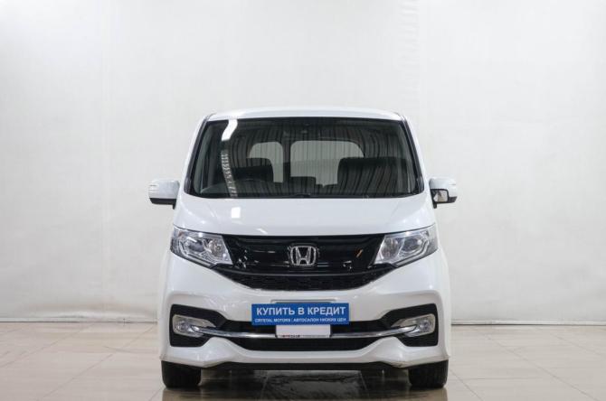 Honda Stepwgn V с пробегом 2016 года, цена 1 799 000 рублей, 117000 км, минивэн, Автокод Объявления