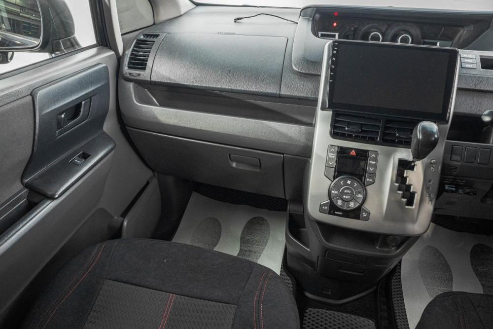 Toyota Voxy II (R70) Барнаул  - изображение 17