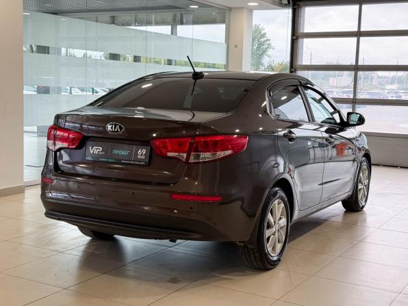 Kia Rio III Рестайлинг с пробегом 2017 года, цена 1 117 000 рублей, 98238 км, седан, Автокод Объявления