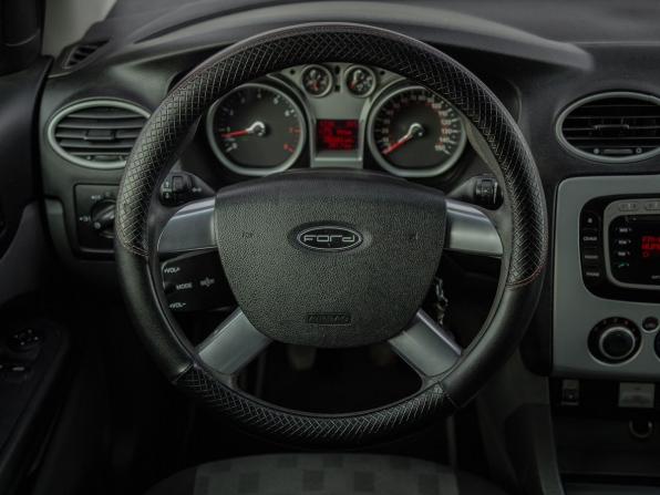 Ford Focus II Рестайлинг с пробегом 2008 года, цена 400 000 рублей, 331631 км, седан, Автокод Объявления