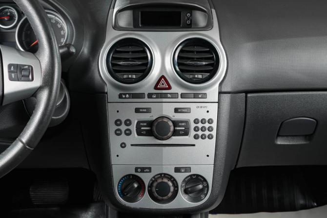 Opel Corsa D Рестайлинг II с пробегом 2013 года, цена 749 000 рублей, 139000 км, хэтчбек, Автокод Объявления