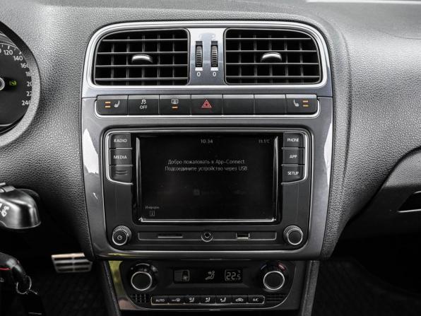 Volkswagen Polo V Рестайлинг с пробегом 2018 года, цена 1 269 000 рублей, 196527 км, седан, Автокод Объявления