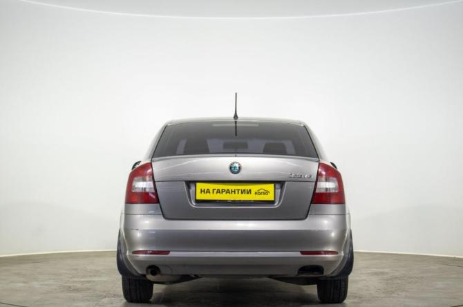 Skoda Octavia II (A5) Рестайлинг с пробегом 2011 года, цена 699 000 рублей, 242000 км, лифтбек, Автокод Объявления