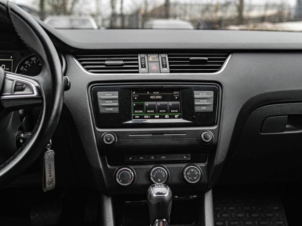 Skoda Octavia III (A7) с пробегом 2015 года, цена 1 085 000 рублей, 163519 км, лифтбек, Автокод Объявления