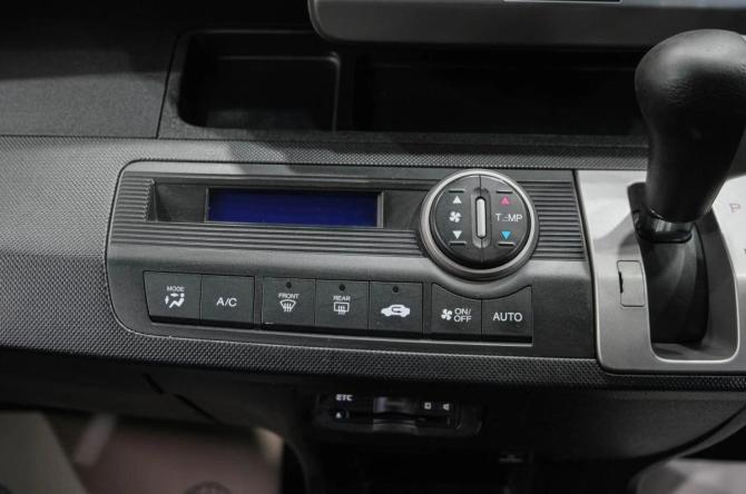 Honda Freed I Рестайлинг 2 с пробегом 2015 года, цена 1 099 000 рублей, 148000 км, компактвэн, Автокод Объявления