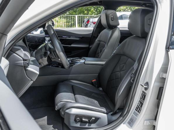 BMW 5 серии VIII (G60/G61/G68) с пробегом 2023 года, цена 7 655 880 рублей, 22695 км, седан, Автокод Объявления