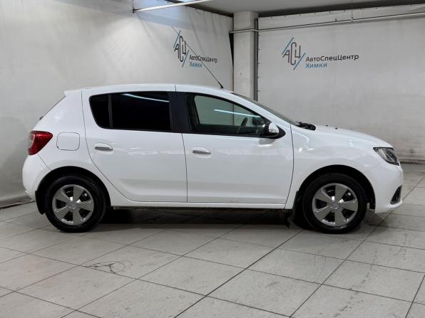 Renault Sandero II с пробегом 2017 года, цена 749 800 рублей, 114000 км, хэтчбек, Автокод Объявления