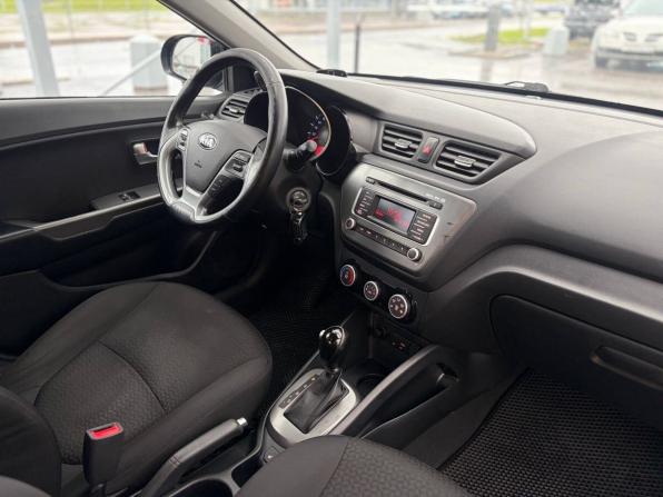 Kia Rio III Рестайлинг с пробегом 2017 года, цена 1 195 000 рублей, 96000 км, седан, Автокод Объявления