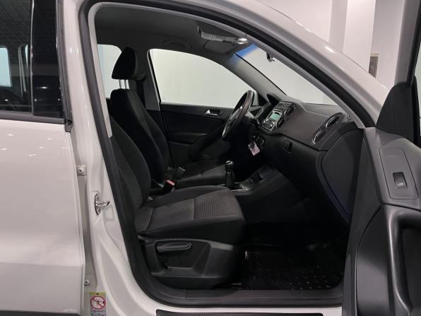 Volkswagen Tiguan I Рестайлинг с пробегом 2012 года, цена 1 360 000 рублей, 79058 км, внедорожник, Автокод Объявления