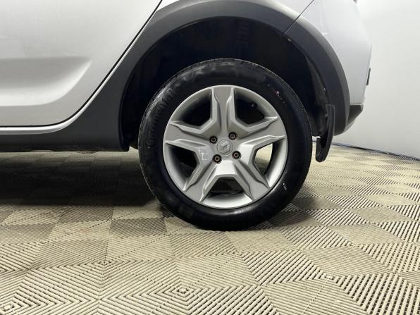 Renault Sandero II Рестайлинг с пробегом 2020 года, цена 1 390 000 рублей, 38799 км, хэтчбек, Автокод Объявления