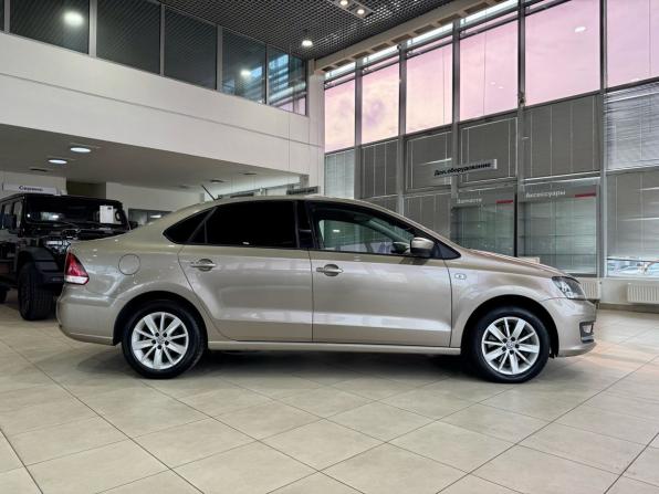 Volkswagen Polo V Рестайлинг с пробегом 2017 года, цена 1 085 000 рублей, 202389 км, седан, Автокод Объявления