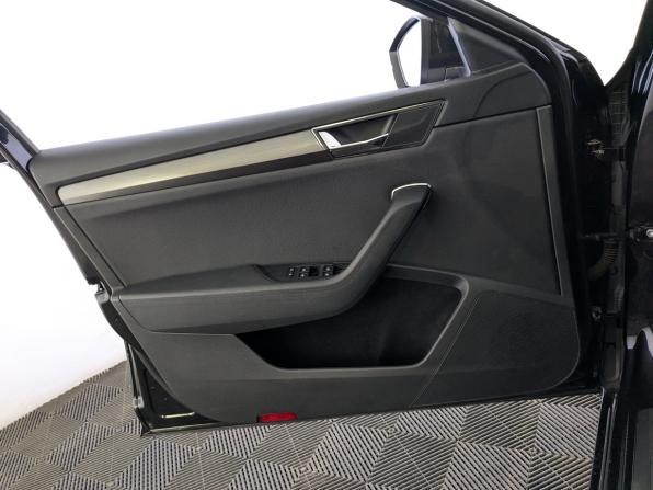 Skoda Superb III Рестайлинг с пробегом 2022 года, цена 3 400 000 рублей, 73321 км, лифтбек, Автокод Объявления