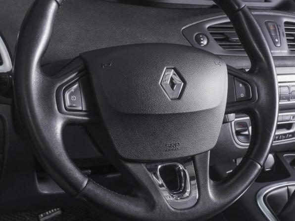 Renault Scenic III Рестайлинг с пробегом 2013 года, цена 870 000 рублей, 175203 км, компактвэн, Автокод Объявления