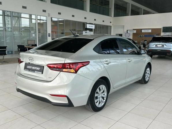Hyundai Solaris II с пробегом 2018 года, цена 1 295 000 рублей, 80432 км, седан, Автокод Объявления