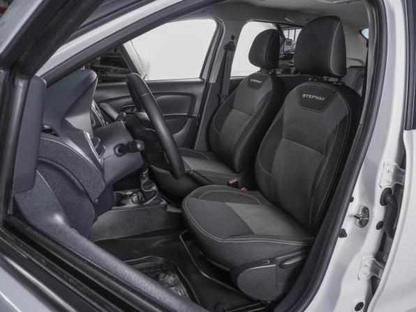 Renault Logan II Рестайлинг с пробегом 2022 года, цена 1 449 000 рублей, 37835 км, седан, Автокод Объявления
