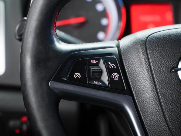 Opel Astra J Рестайлинг с пробегом 2013 года, цена 919 400 рублей, 182417 км, хэтчбек, Автокод Объявления
