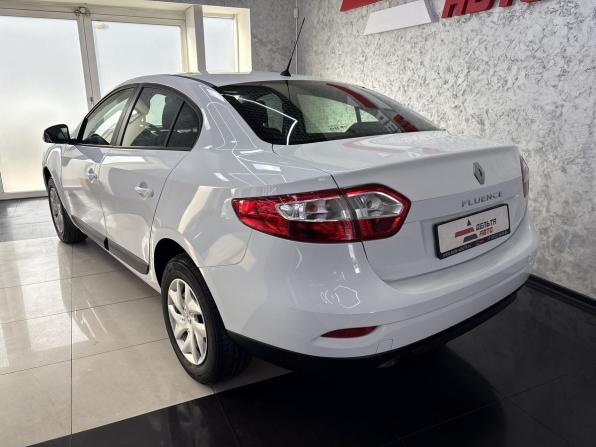 Renault Fluence I Рестайлинг с пробегом 2014 года, цена 935 000 рублей, 61086 км, седан, Автокод Объявления