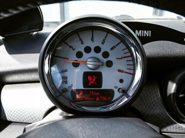 Mini Hatch II (R56) с пробегом 2006 года, цена 752 700 рублей, 230794 км, хэтчбек, Автокод Объявления
