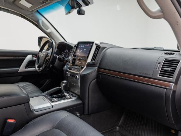 Toyota Land Cruiser 200 Series Рестайлинг 2 с пробегом 2020 года, цена 6 990 000 рублей, 128869 км, внедорожник, Автокод Объявления