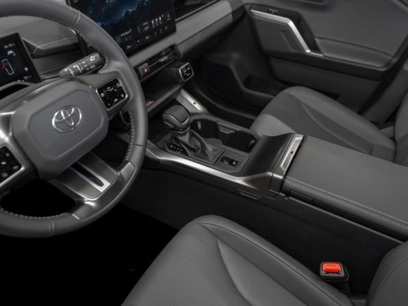 Toyota RAV4 VI (XA60) с пробегом 2026 года, цена 4 300 000 рублей, 30 км, внедорожник, Автокод Объявления