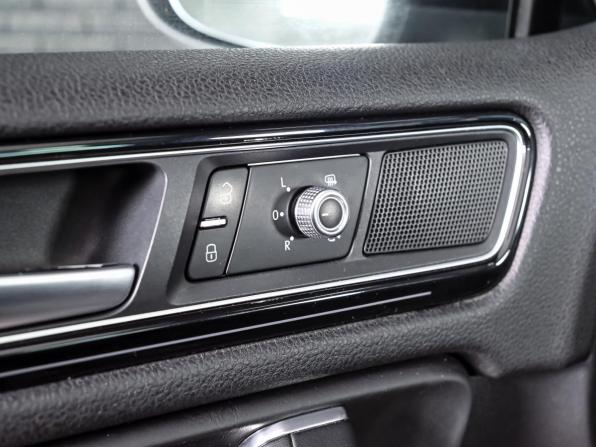 Volkswagen Touareg II Рестайлинг с пробегом 2016 года, цена 4 000 000 рублей, 60168 км, внедорожник, Автокод Объявления