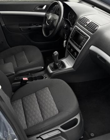 Skoda Octavia II (A5) Рестайлинг с пробегом 2010 года, цена 756 000 рублей, 184079 км, лифтбек, Автокод Объявления