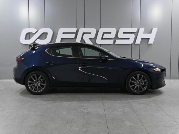 Mazda 3 IV (BP) с пробегом 2019 года, цена 2 755 000 рублей, 27996 км, хэтчбек, Автокод Объявления