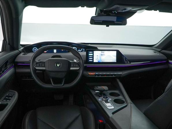 Changan UNI-V I с пробегом 2023 года, цена 2 363 444 рубля, 35977 км, лифтбек, Автокод Объявления