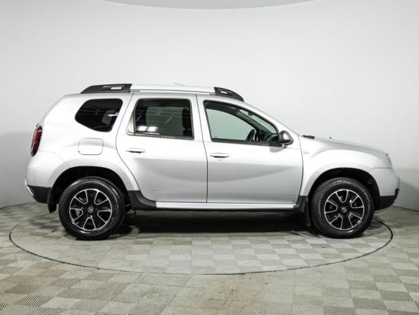 Renault Duster I Рестайлинг с пробегом 2017 года, цена 1 469 700 рублей, 60000 км, внедорожник, Автокод Объявления
