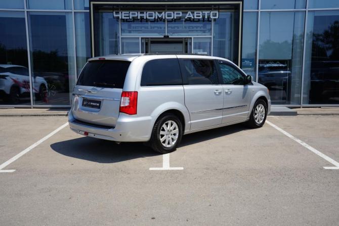 Chrysler Town &amp; Country V Рестайлинг с пробегом 2011 года, цена 999 999 рублей, 304000 км, минивэн, Автокод Объявления