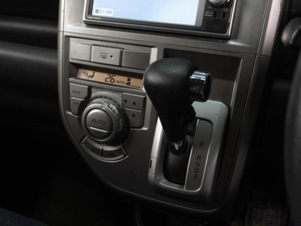 Honda Zest с пробегом 2012 года, цена 669 000 рублей, 170272 км, хэтчбек, Автокод Объявления