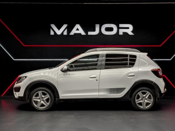 Renault Sandero II Рестайлинг с пробегом 2018 года, цена 975 000 рублей, 130038 км, хэтчбек, Автокод Объявления